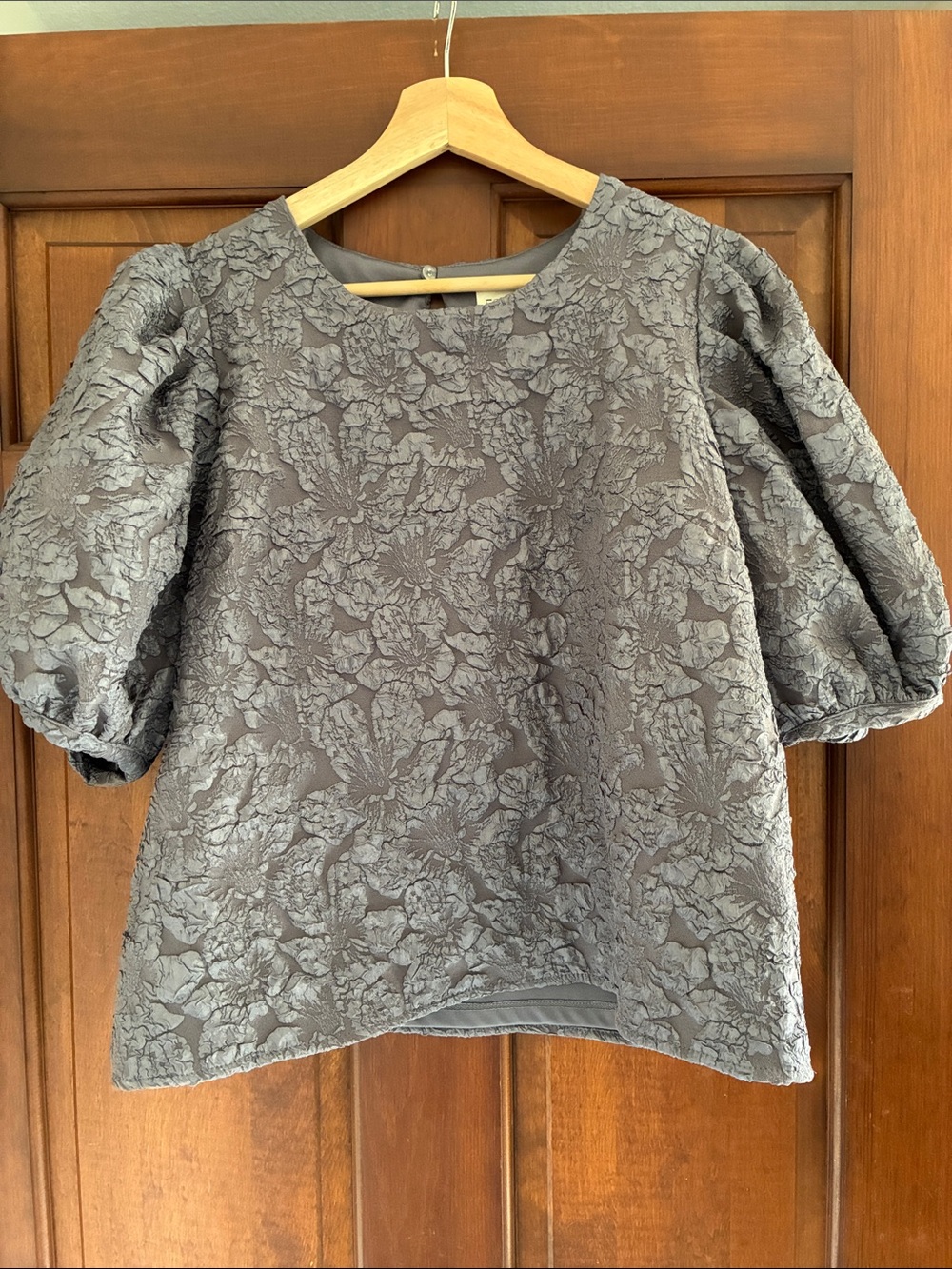 52Seven Gray Puff-Sleeve Textured Top